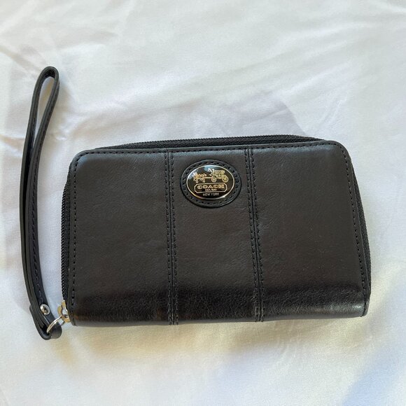 Coach Classic Brown Leather Wristlet with Silver Hardware - Picture 1 of 6